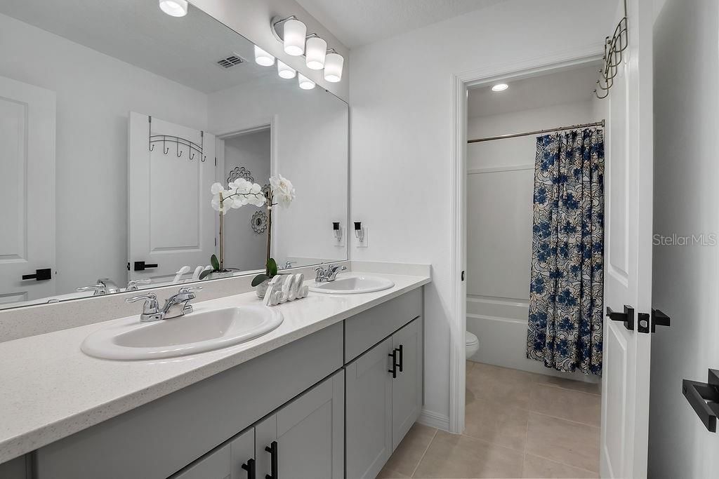For Sale: $540,000 (5 beds, 3 baths, 2765 Square Feet)