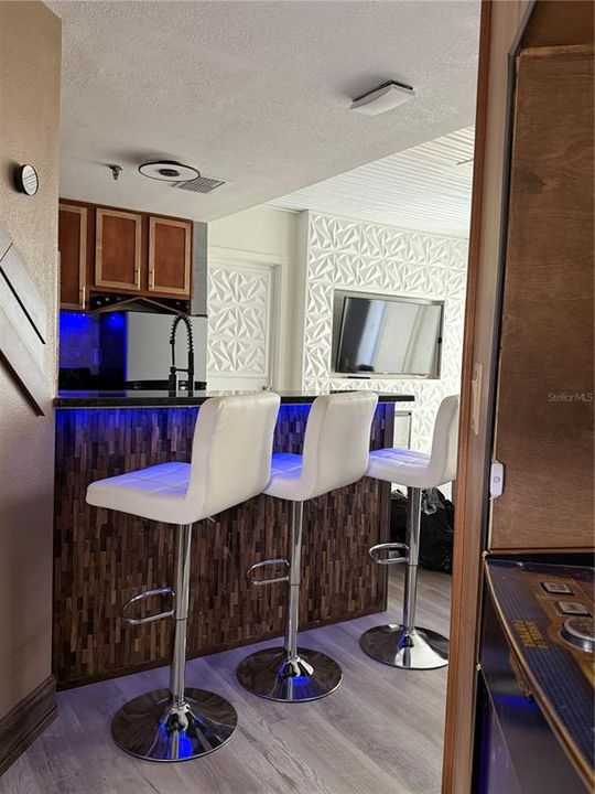 На продажу: $275,000 (2 спален, 2 ванн, 578 Квадратных фут)