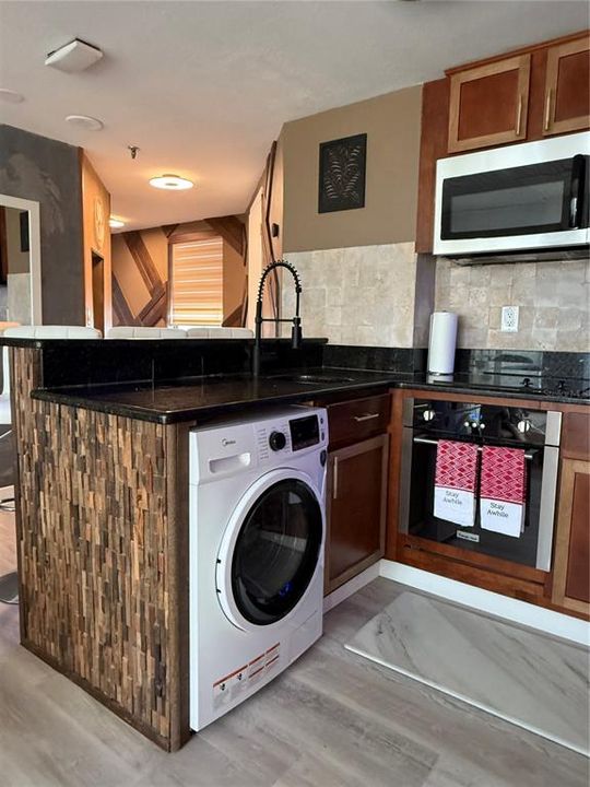 На продажу: $275,000 (2 спален, 2 ванн, 578 Квадратных фут)