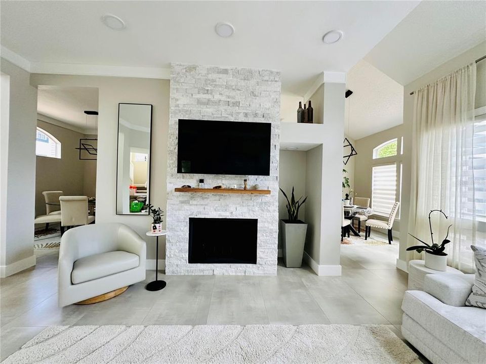 For Rent: $5,500 (3 beds, 2 baths, 1940 Square Feet)