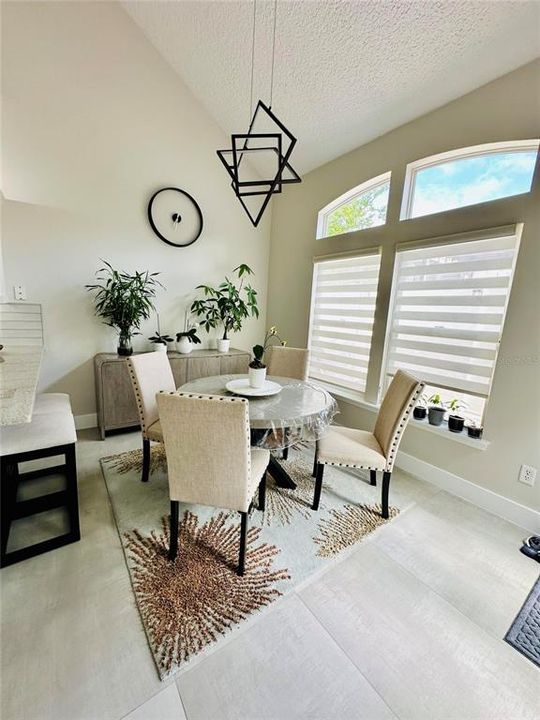 For Rent: $5,500 (3 beds, 2 baths, 1940 Square Feet)