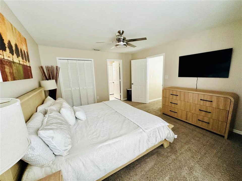 For Rent: $5,500 (3 beds, 2 baths, 1940 Square Feet)