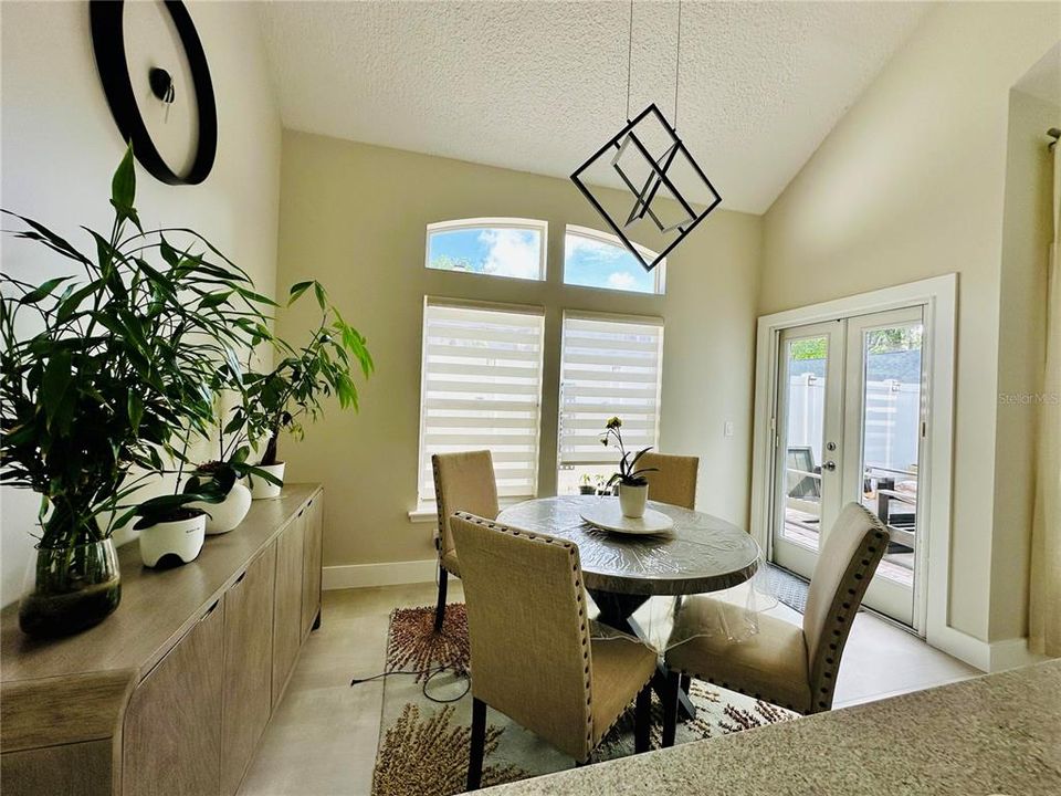 For Rent: $5,500 (3 beds, 2 baths, 1940 Square Feet)