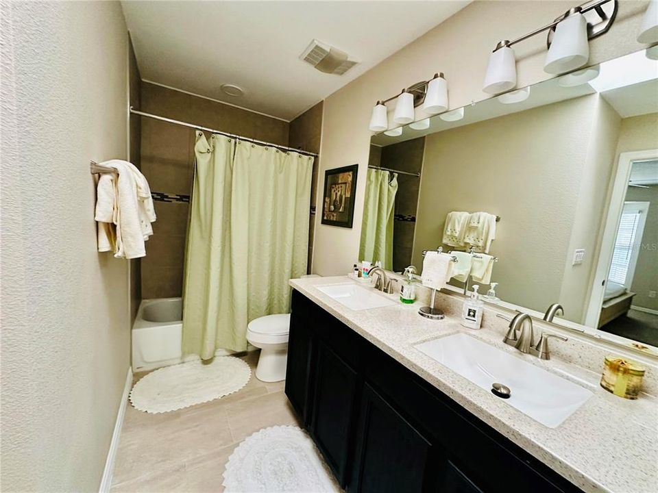 For Rent: $5,500 (3 beds, 2 baths, 1940 Square Feet)
