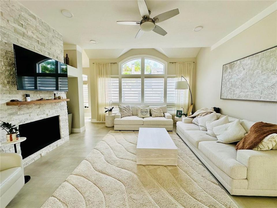 For Rent: $5,500 (3 beds, 2 baths, 1940 Square Feet)