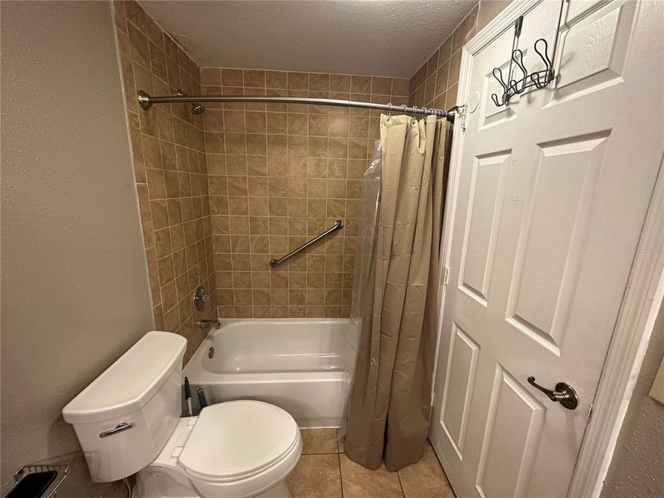 For Sale: $249,000 (2 beds, 2 baths, 583 Square Feet)