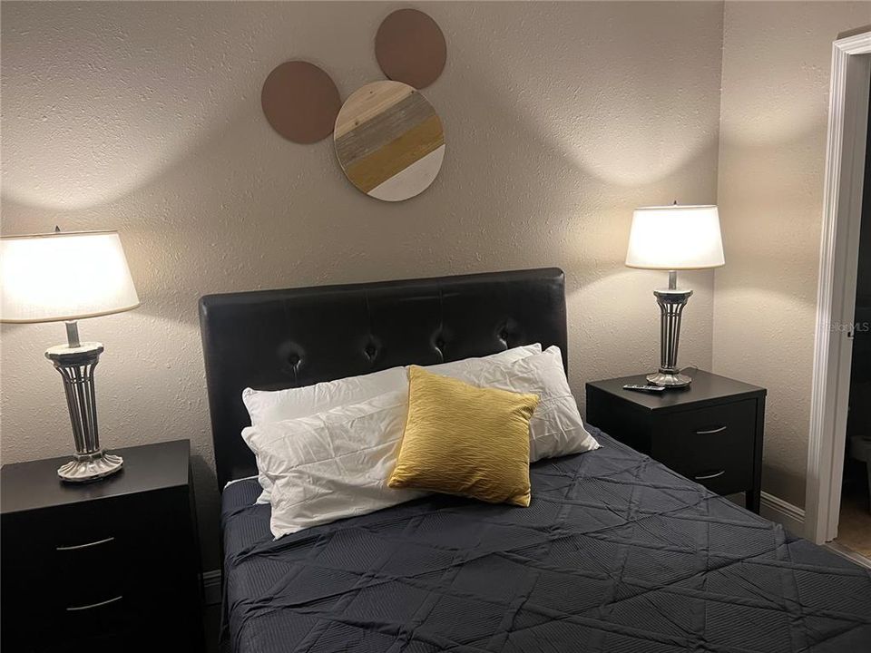 For Sale: $249,000 (2 beds, 2 baths, 583 Square Feet)