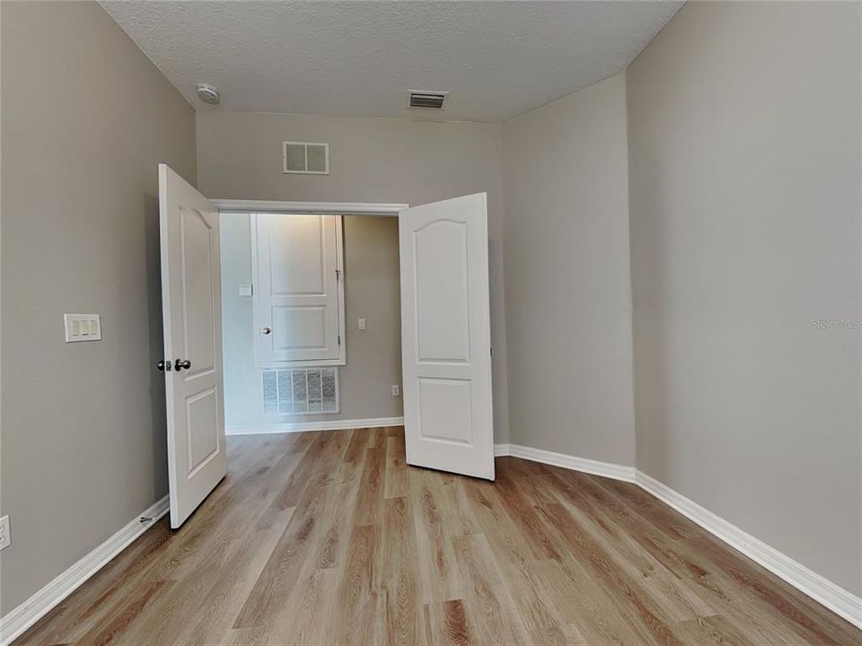 For Rent: $1,979 (3 beds, 2 baths, 2072 Square Feet)
