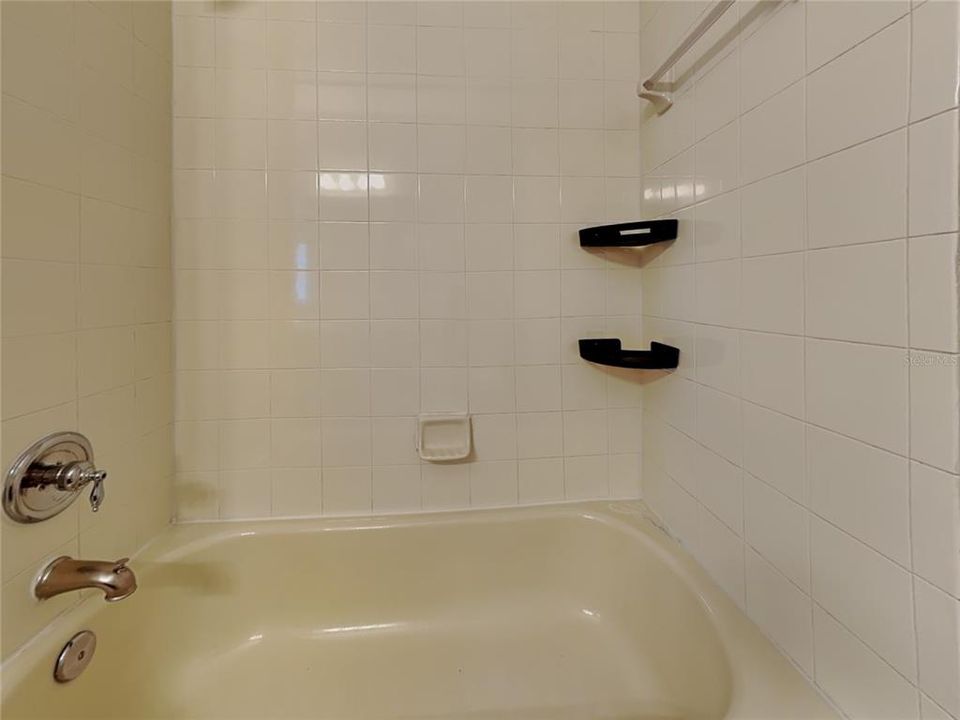 For Rent: $1,979 (3 beds, 2 baths, 2072 Square Feet)