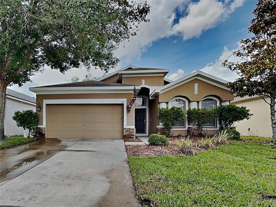 For Rent: $1,979 (3 beds, 2 baths, 2072 Square Feet)