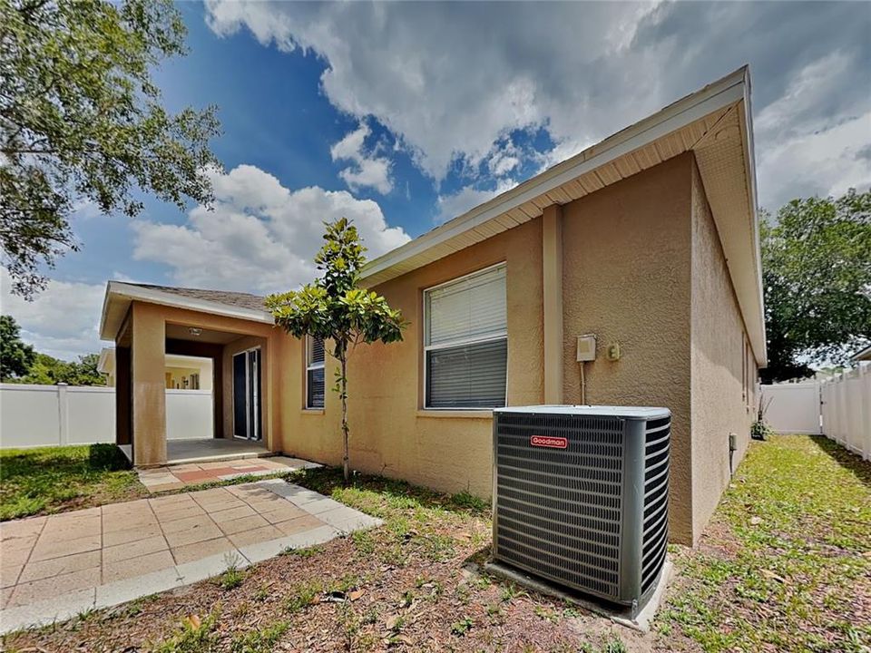 For Rent: $1,979 (3 beds, 2 baths, 2072 Square Feet)