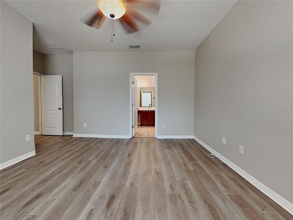 For Rent: $1,979 (3 beds, 2 baths, 2072 Square Feet)