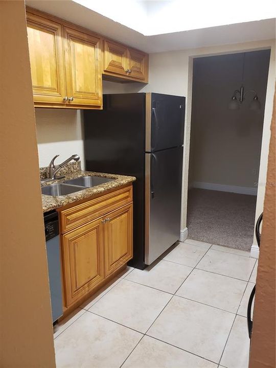 For Rent: $1,200 (1 beds, 1 baths, 756 Square Feet)