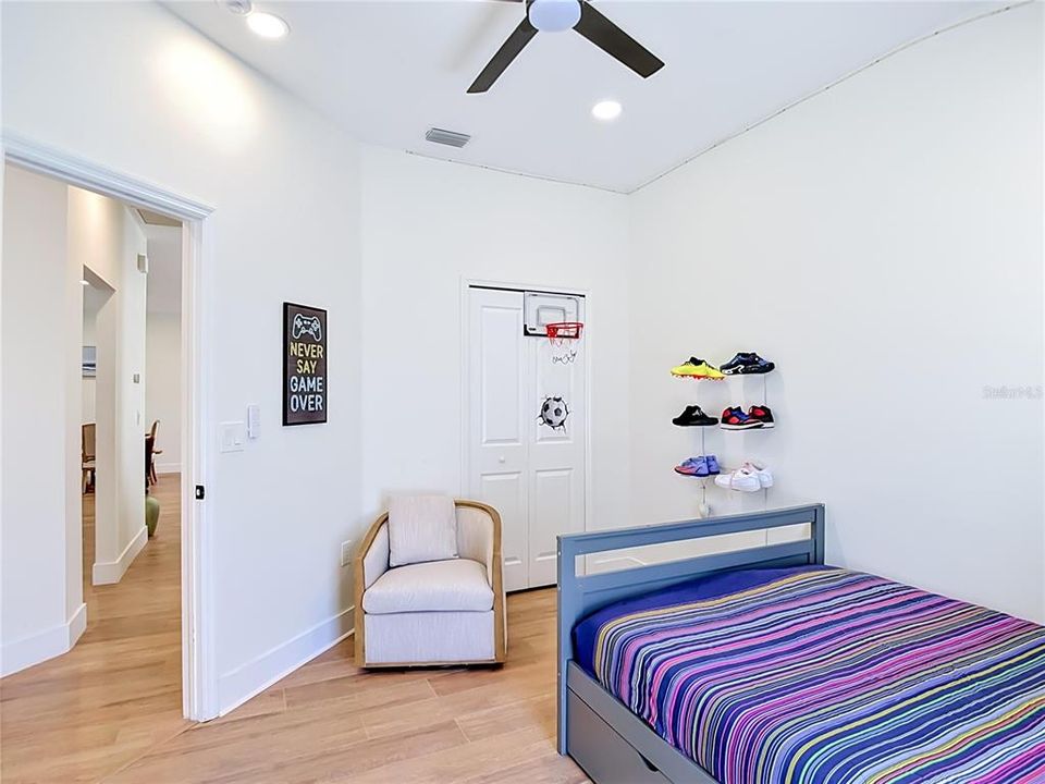 For Sale: $665,000 (4 beds, 3 baths, 2322 Square Feet)