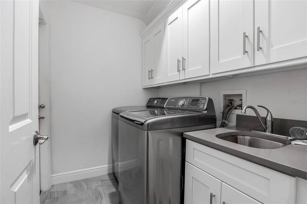 En Renta: $5,500 (5 camas, 4 baños, 3469 Pies cuadrados)