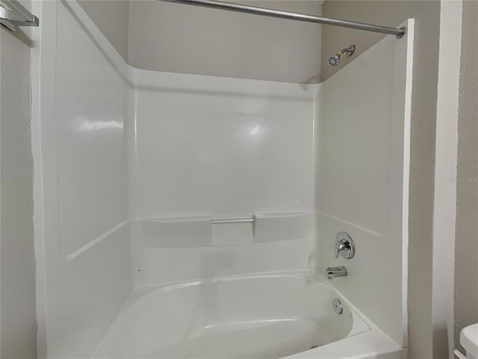 For Rent: $2,679 (5 beds, 3 baths, 2453 Square Feet)