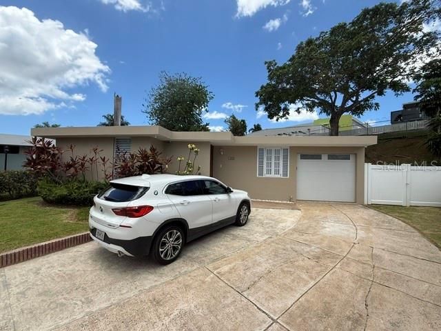 For Sale: $425,000 (3 beds, 2 baths, 1300 Square Feet)