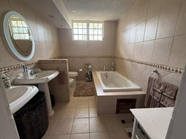 For Sale: $425,000 (3 beds, 2 baths, 1300 Square Feet)