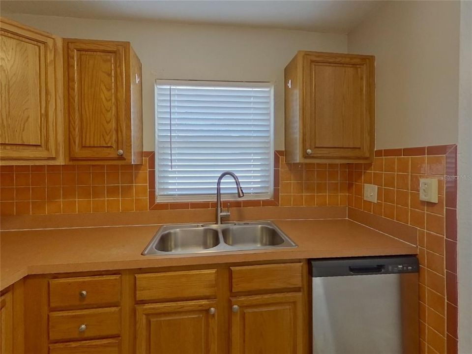 В аренду: $2,389 (3 спален, 2 ванн, 1300 Квадратных фут)