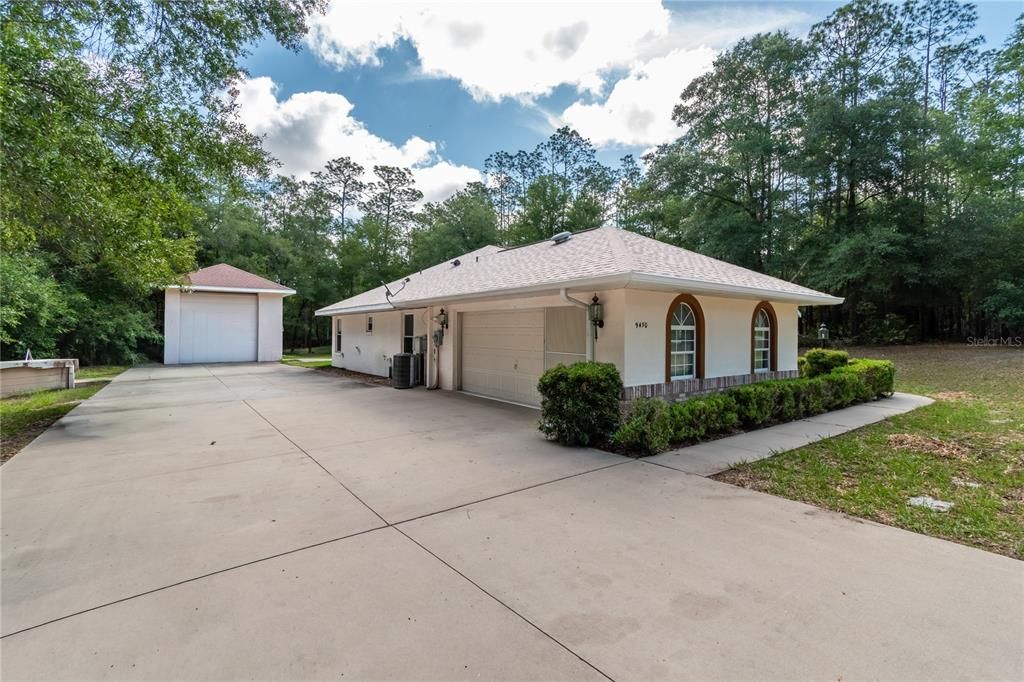 Active With Contract: $322,500 (3 beds, 2 baths, 1602 Square Feet)