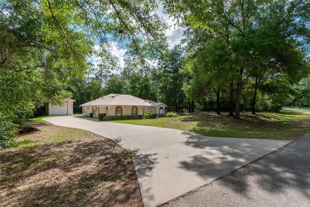 Active With Contract: $322,500 (3 beds, 2 baths, 1602 Square Feet)