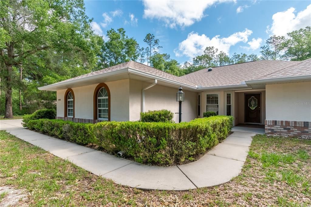 Active With Contract: $322,500 (3 beds, 2 baths, 1602 Square Feet)