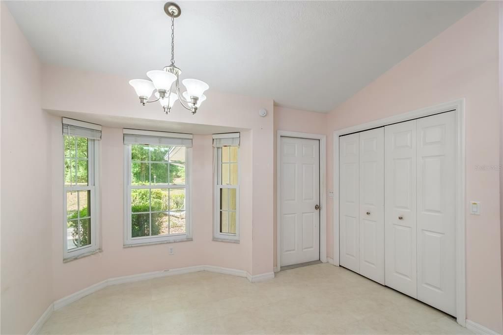 Active With Contract: $322,500 (3 beds, 2 baths, 1602 Square Feet)