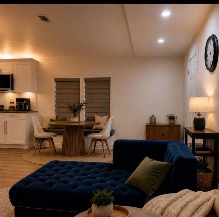 For Sale: $305,900 (2 beds, 2 baths, 1196 Square Feet)