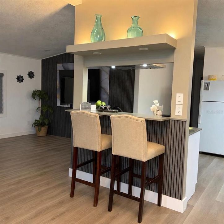 For Sale: $305,900 (2 beds, 2 baths, 1196 Square Feet)