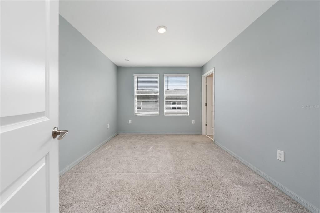 For Sale: $245,000 (2 beds, 2 baths, 1275 Square Feet)