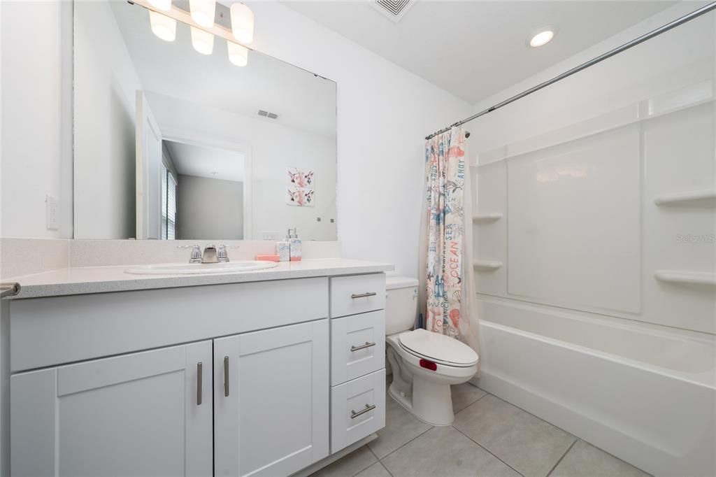 For Sale: $245,000 (2 beds, 2 baths, 1275 Square Feet)