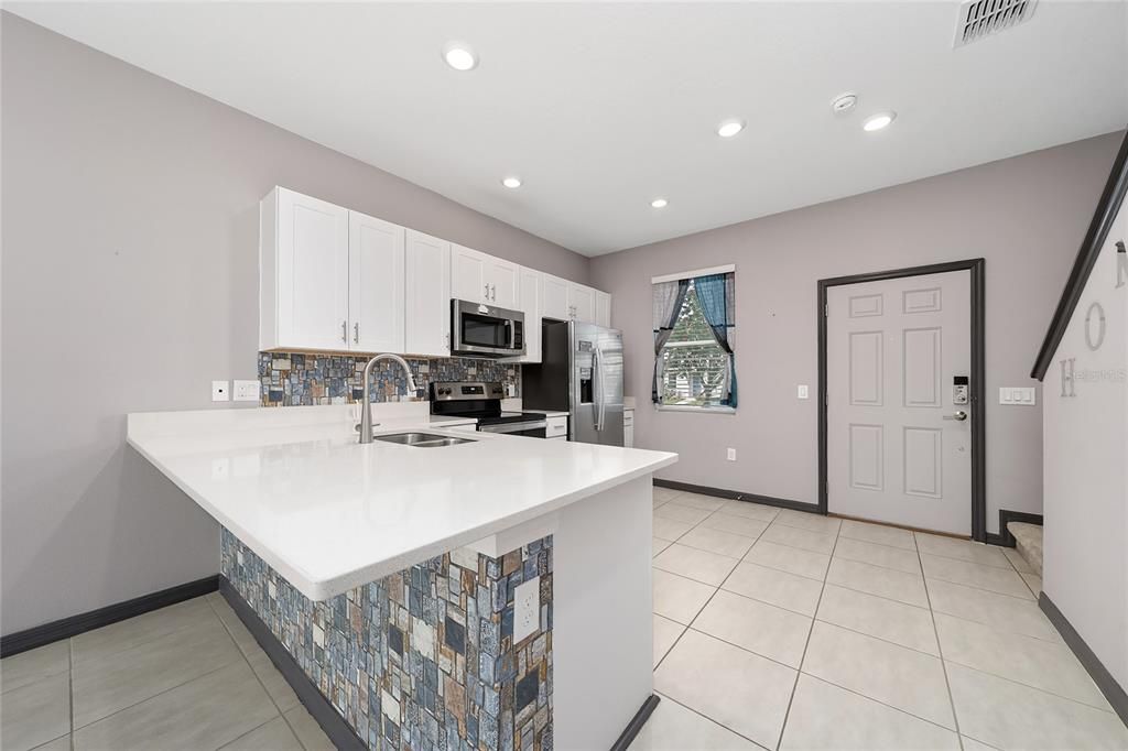 For Sale: $245,000 (2 beds, 2 baths, 1275 Square Feet)