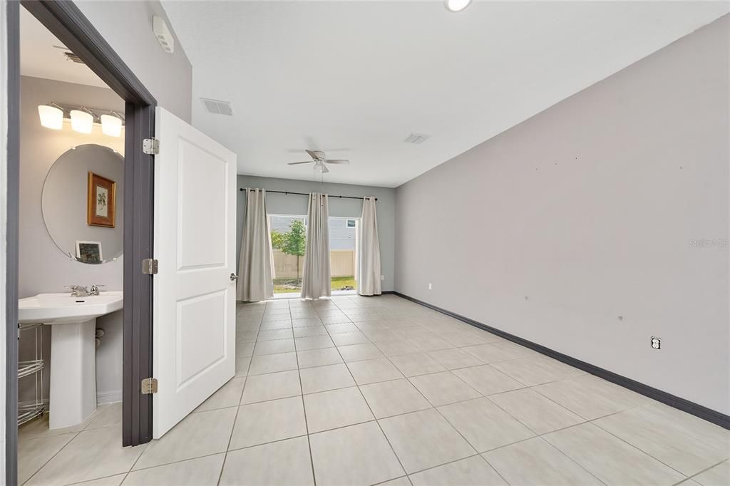 For Sale: $245,000 (2 beds, 2 baths, 1275 Square Feet)