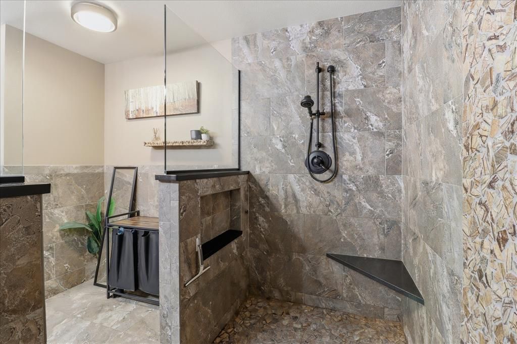 En Venta: $839,900 (3 camas, 2 baños, 2402 Pies cuadrados)