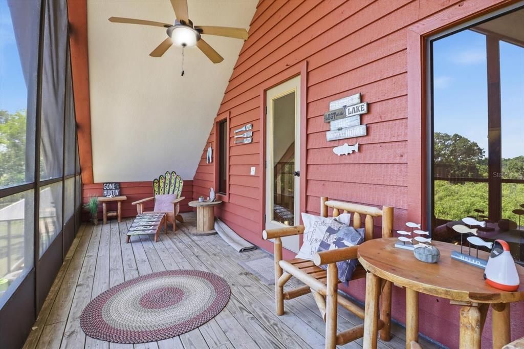 En Venta: $839,900 (3 camas, 2 baños, 2402 Pies cuadrados)