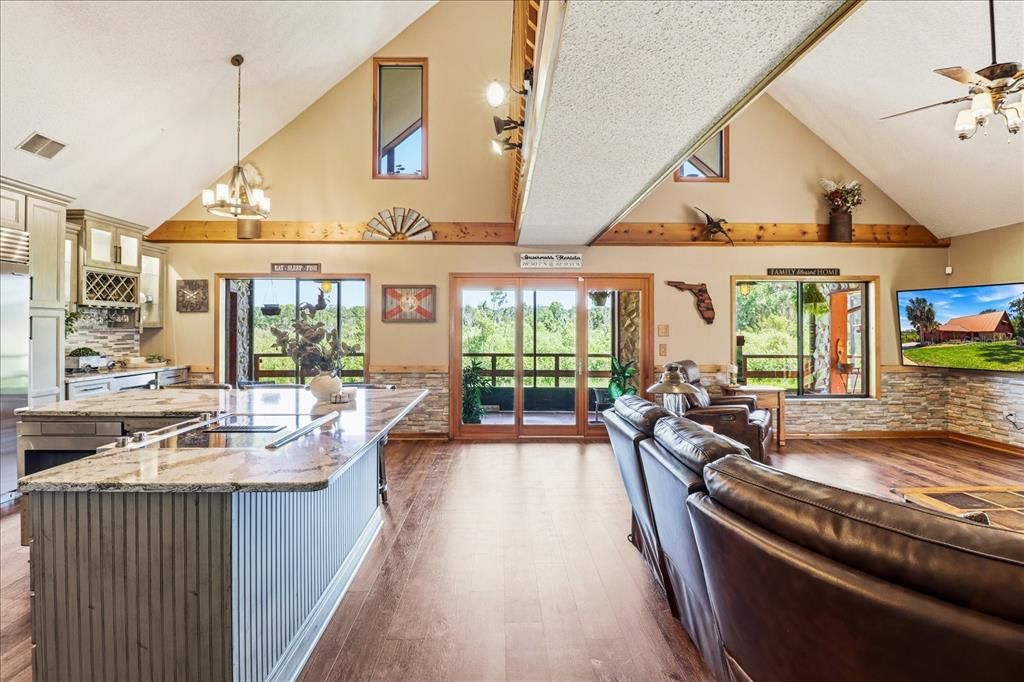 En Venta: $839,900 (3 camas, 2 baños, 2402 Pies cuadrados)