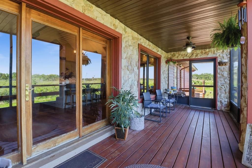 En Venta: $839,900 (3 camas, 2 baños, 2402 Pies cuadrados)