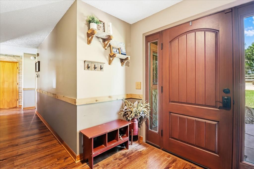 En Venta: $839,900 (3 camas, 2 baños, 2402 Pies cuadrados)