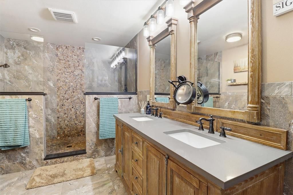 En Venta: $839,900 (3 camas, 2 baños, 2402 Pies cuadrados)