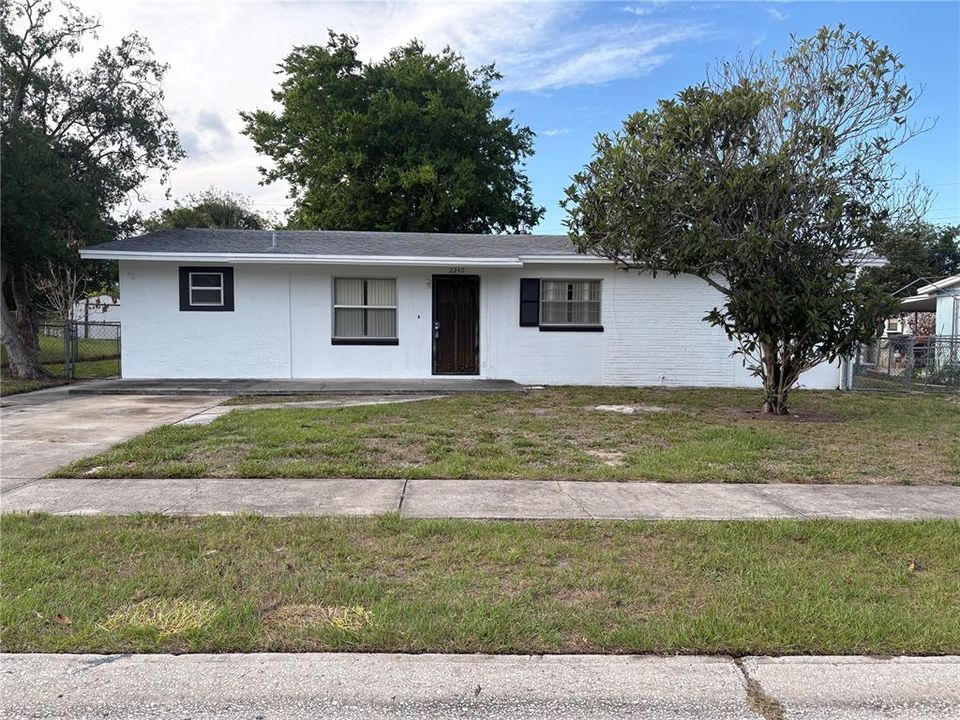 For Sale: $285,000 (4 beds, 2 baths, 1176 Square Feet)