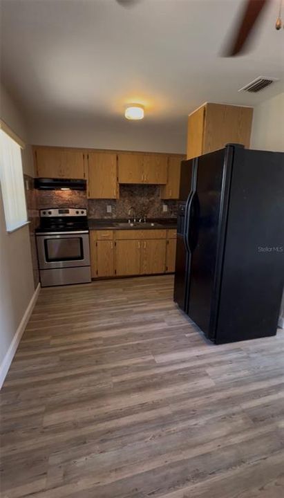 For Sale: $285,000 (4 beds, 2 baths, 1176 Square Feet)