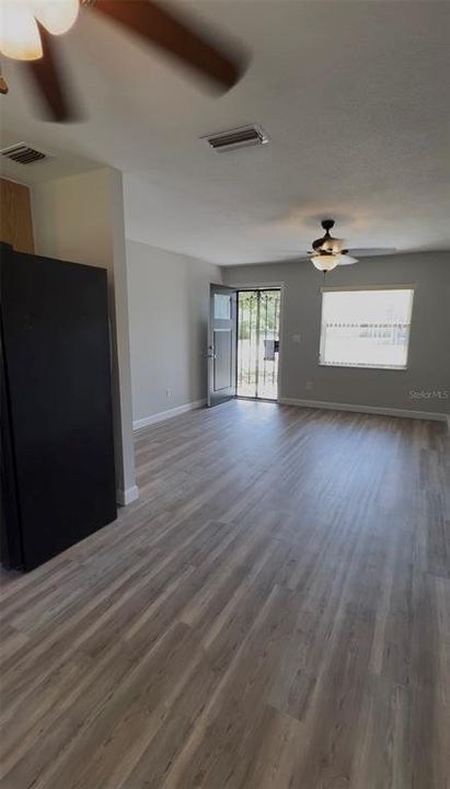 For Sale: $285,000 (4 beds, 2 baths, 1176 Square Feet)
