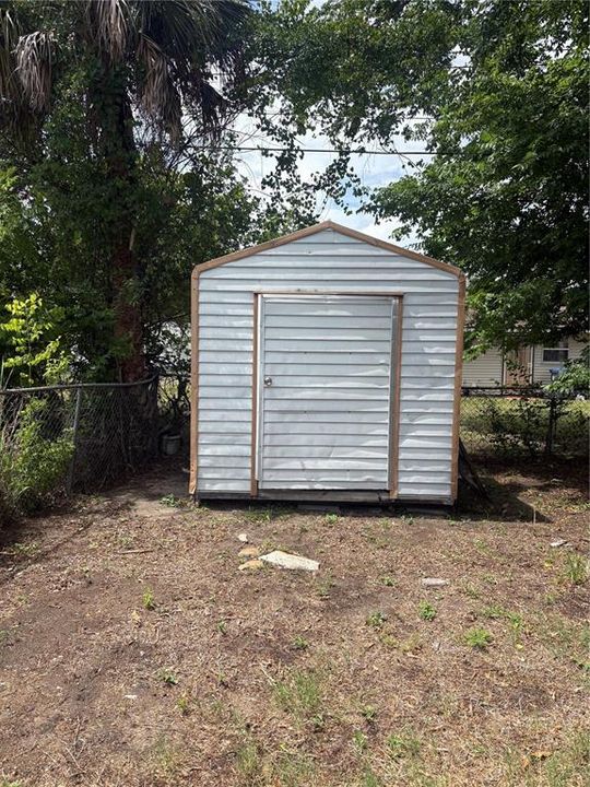 For Sale: $285,000 (4 beds, 2 baths, 1176 Square Feet)