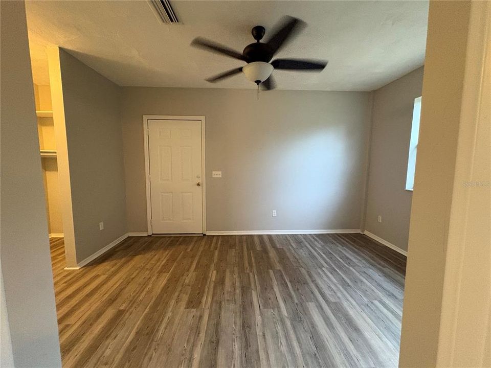 For Sale: $285,000 (4 beds, 2 baths, 1176 Square Feet)