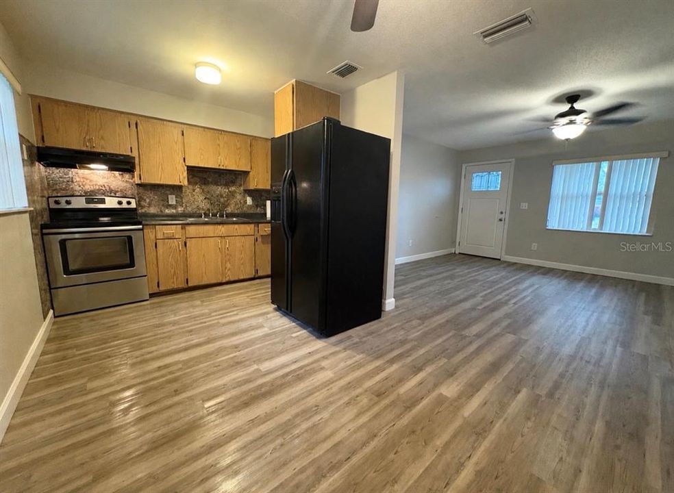For Sale: $285,000 (4 beds, 2 baths, 1176 Square Feet)