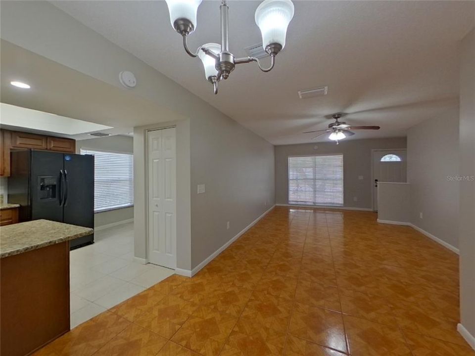 В аренду: $1,999 (3 спален, 2 ванн, 1416 Квадратных фут)