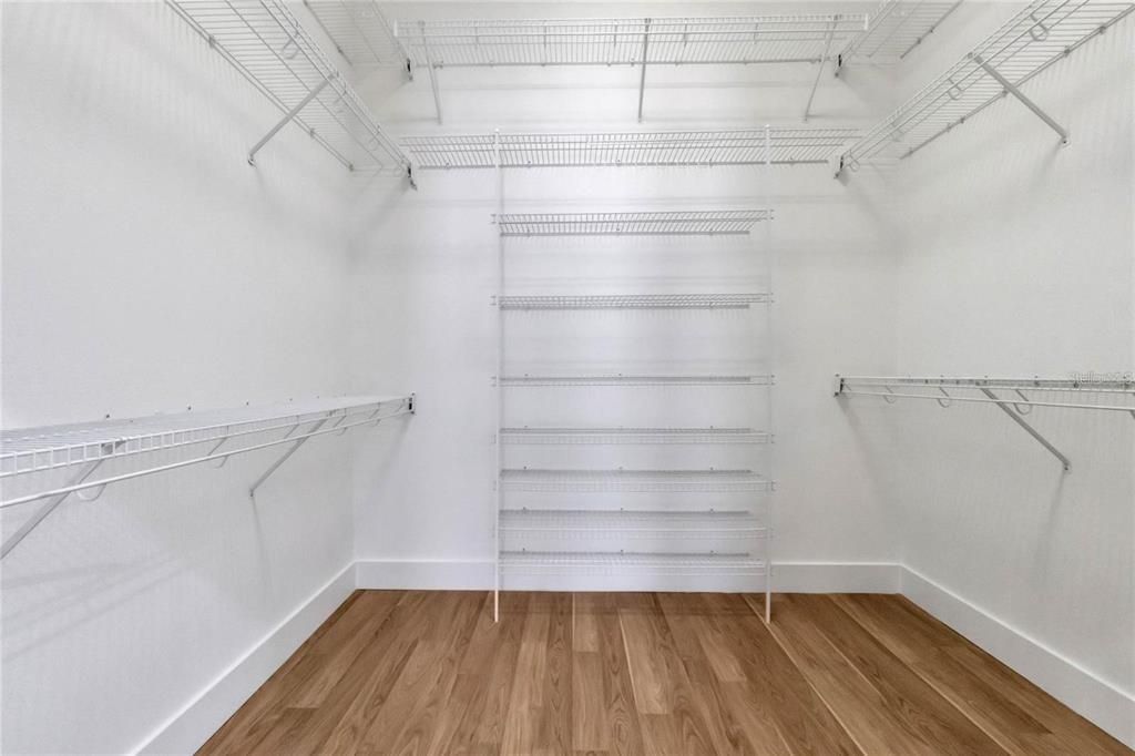 For Rent: $3,900 (4 beds, 2 baths, 2222 Square Feet)