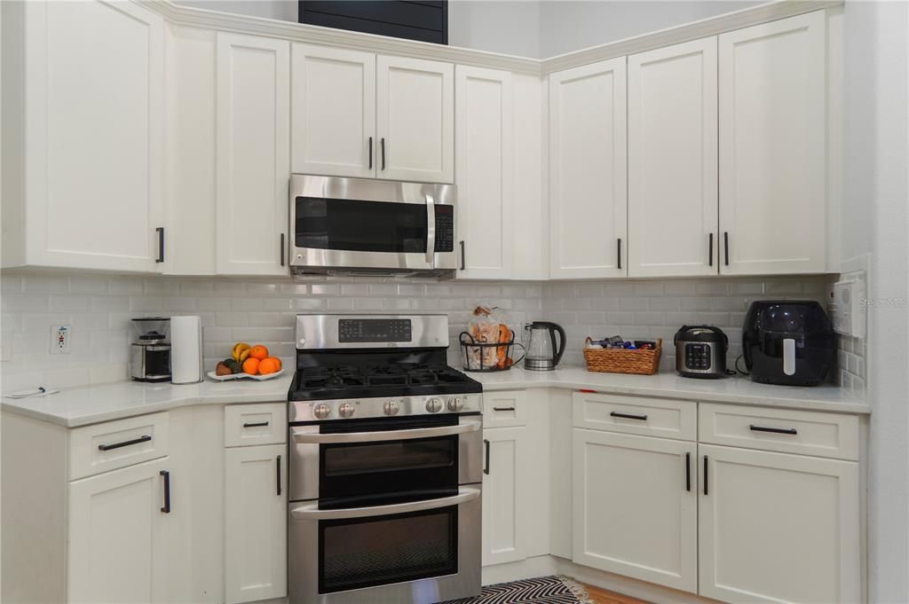 For Rent: $3,900 (4 beds, 2 baths, 2222 Square Feet)