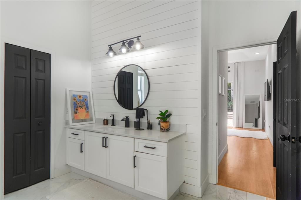 For Rent: $3,900 (4 beds, 2 baths, 2222 Square Feet)