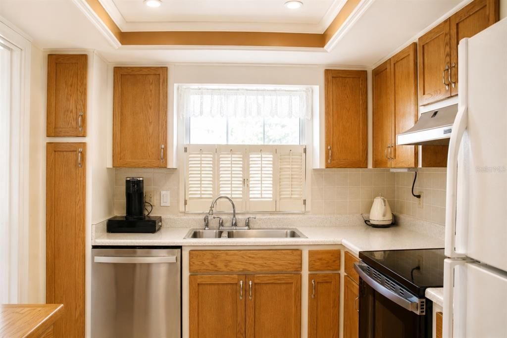 For Sale: $159,900 (2 beds, 2 baths, 1185 Square Feet)